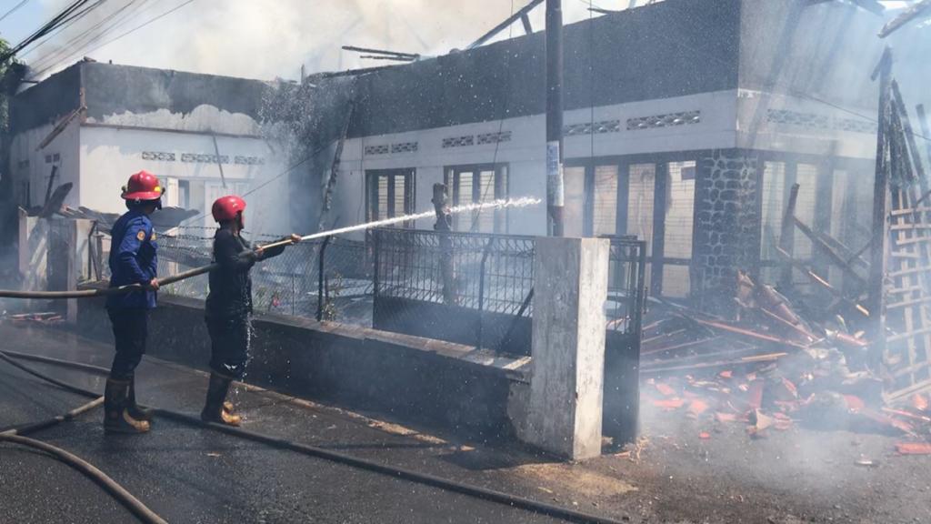 Dua Rumah Dan Gudang Hangus Terbakar Kerugian Ditaksir Capai Ratusan