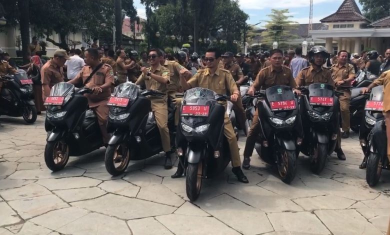 Maksimalkan Pelayanan Kepada Masyarakat Kades Dan Lurah Terima Bantuan