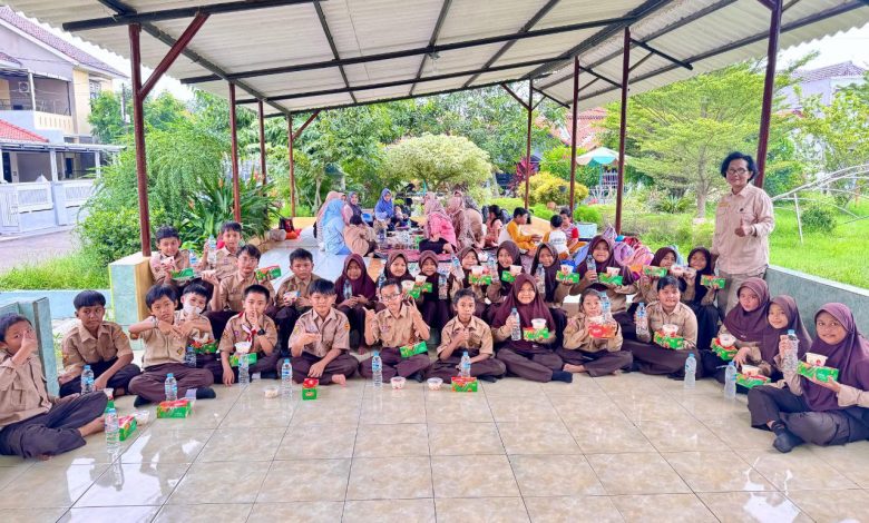 Murid kelas 4A SD Bima menggelar munggahan bersama wali kelas dan wali murid.*KaceNews.Id/Zan